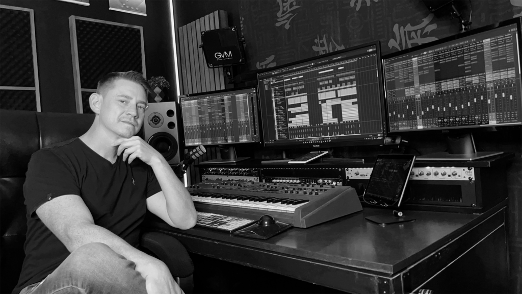 Pierre Pienaar in his studio